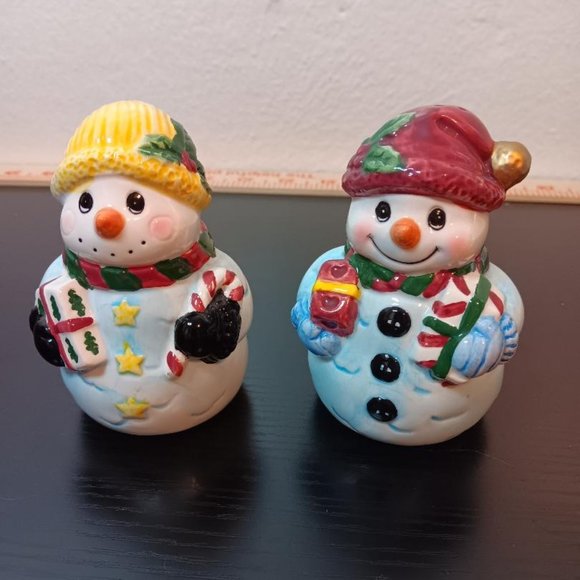 Holiday at Home Snowman Family Snowman Salt & Pepper Shakers. NIB. Earthenware. - Picture 1 of 6